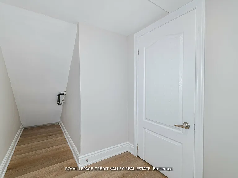 18 Trailhead Cres — Photo 21