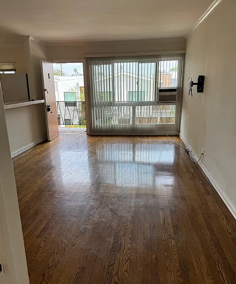 1229 N Spaulding Ave #8 — Photo 4