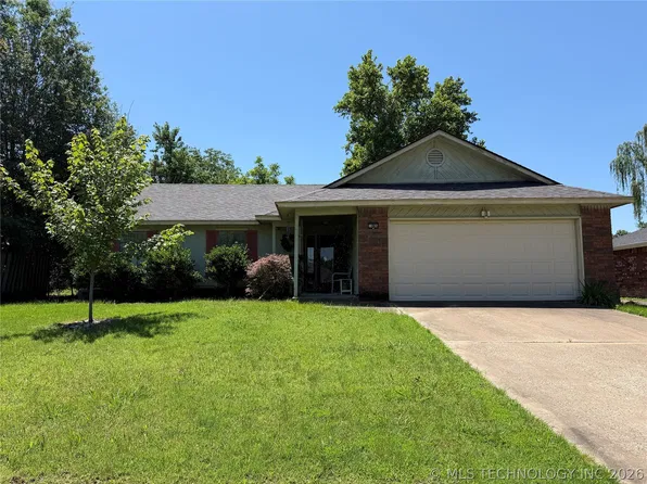 10806 E 100th St N, Owasso, OK 74055