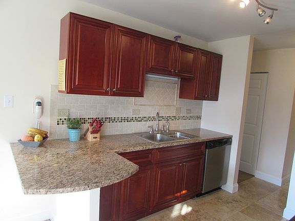 5th image of 2642 N Windsor Dr Unit 203