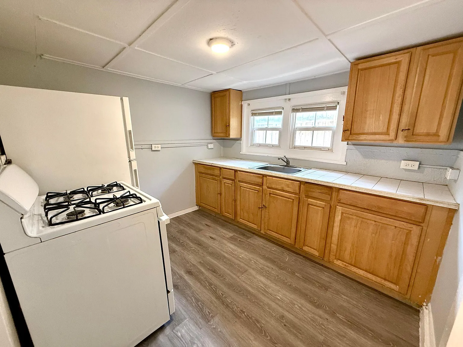 2 bed, 1.0 bath, 1150 sqft, $1,695 — Photo 3
