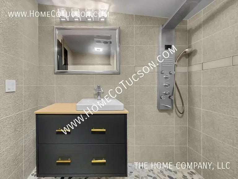 4535 E Fairmount St — Photo 18