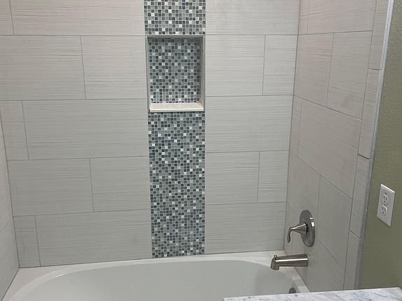 4th image of 1127 Cave Ave