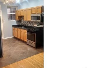 6940 S Oglesby Ave #2E, Chicago, IL 60649