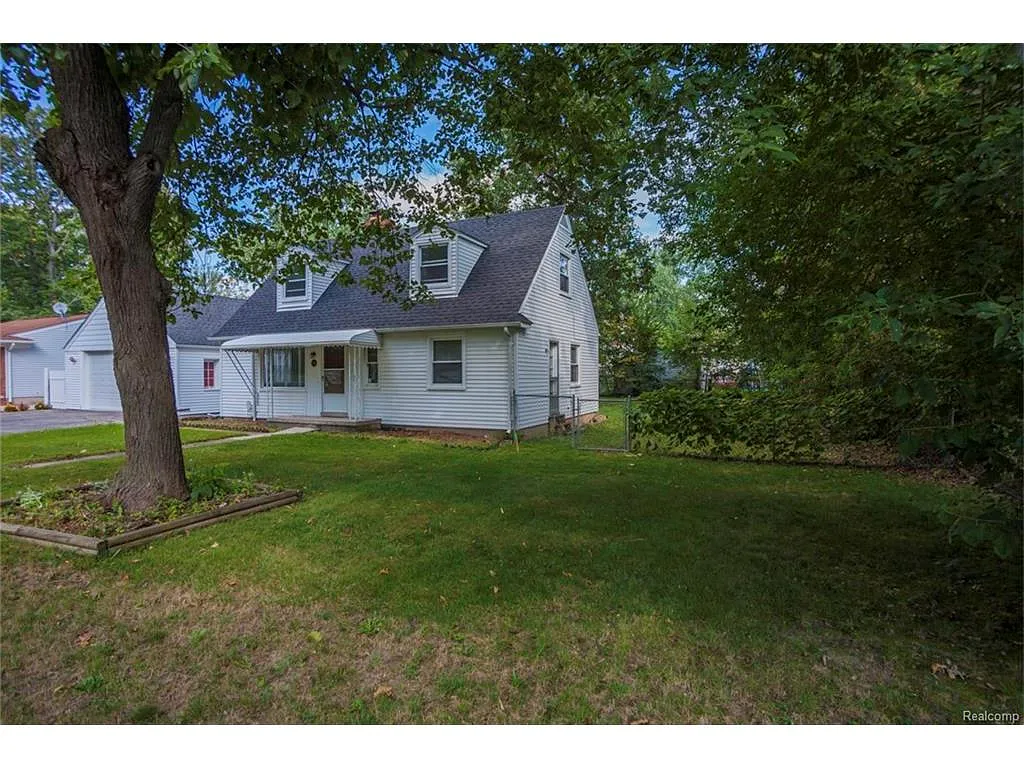 21424 Waldron St photo 1