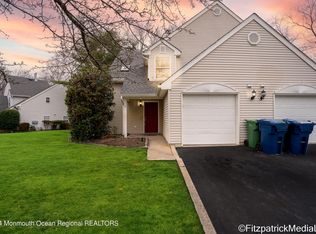 4 Commons Dr, Neptune, NJ 07753