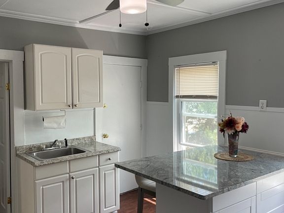 2nd image of 9 View St #2