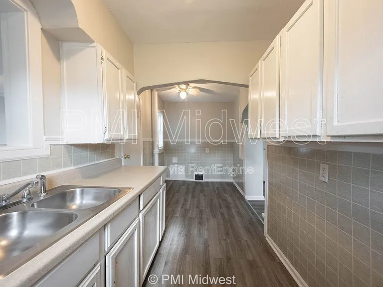 1415 W Pruitt St — Photo 8