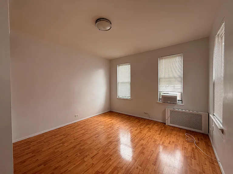 32-29 46th St #2F — Photo 2