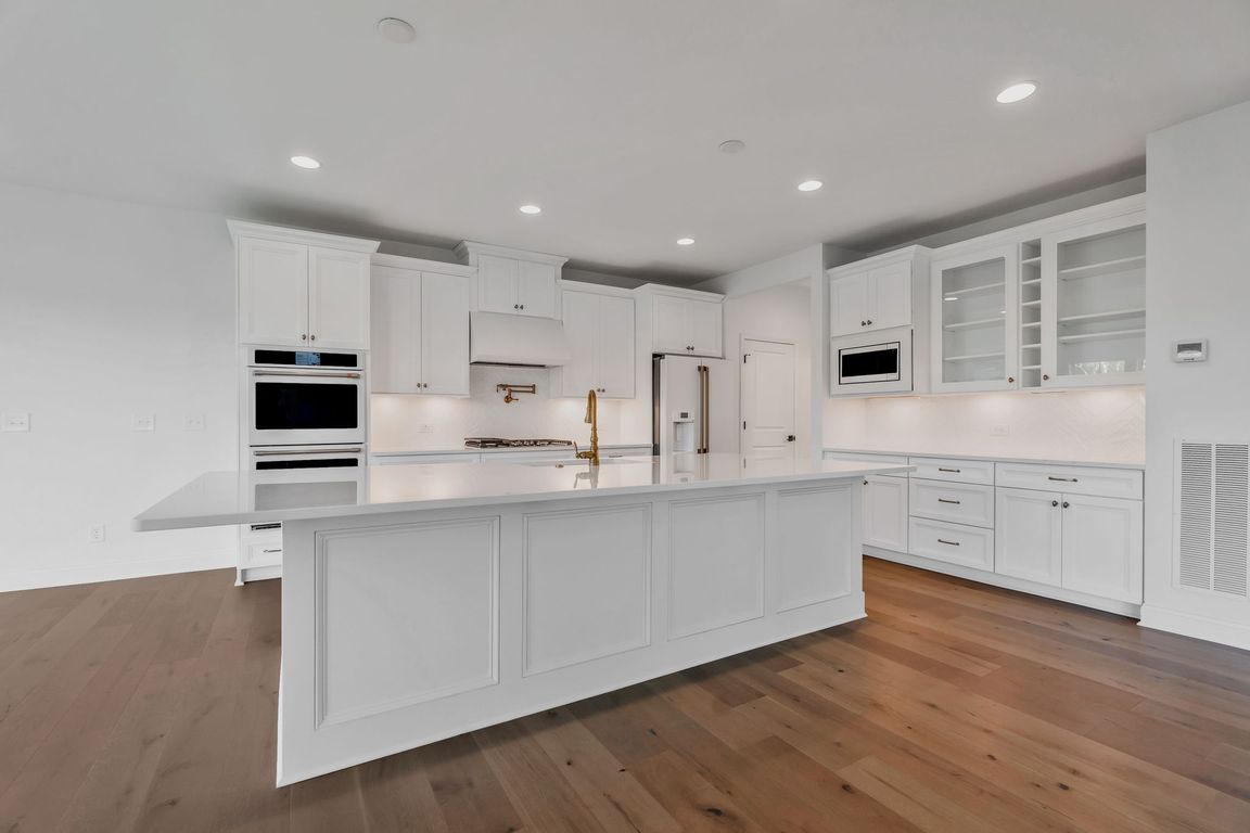 next background image