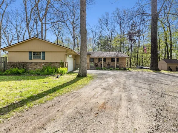 2700 N Hacker Rd, Howell, MI 48855