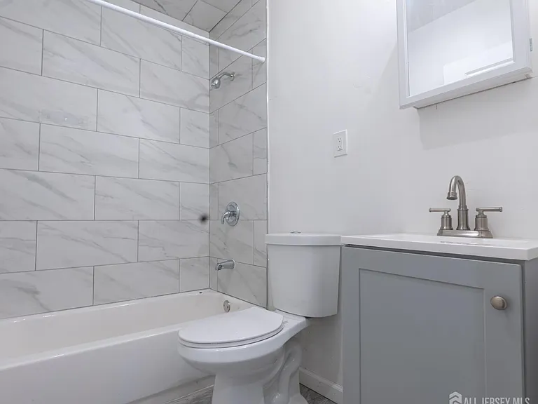 370 Pacific Ave #1 — Photo 12