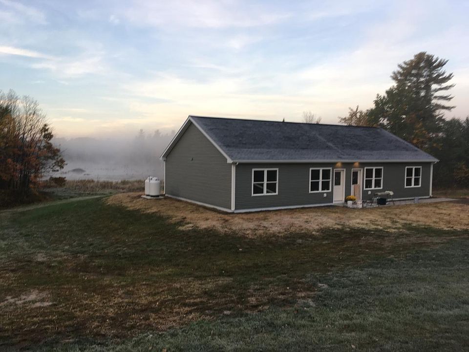 nice country setting close to town