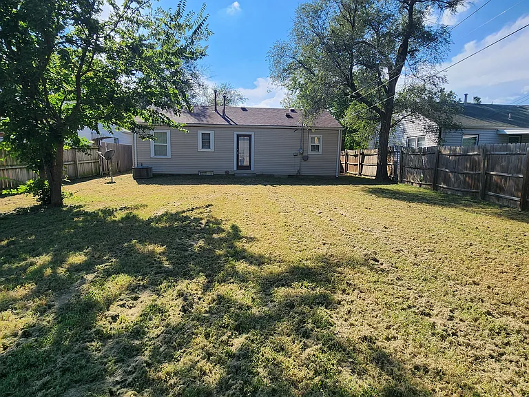 506 N Fern Ave — Photo 18