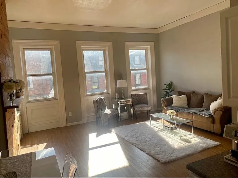 1407 E Carson St #3 — Photo 1