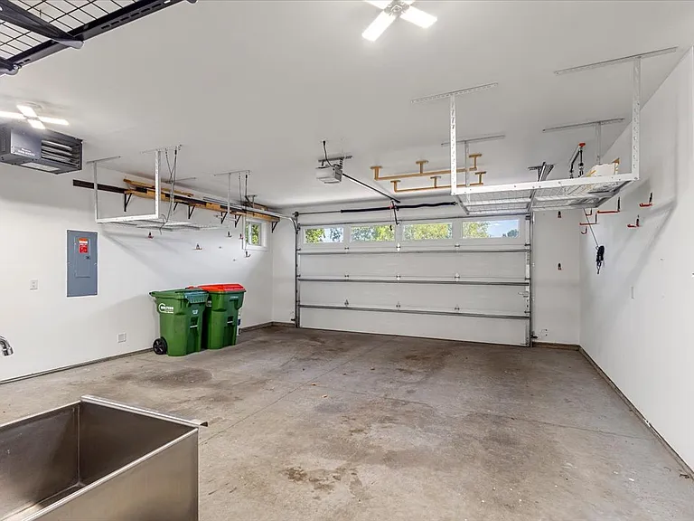 1017 109th Ct NE — Photo 28