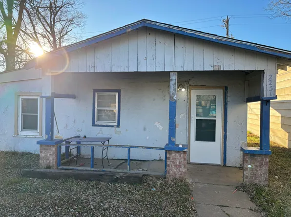 2251 S Mosley Ave, Wichita, KS 67211