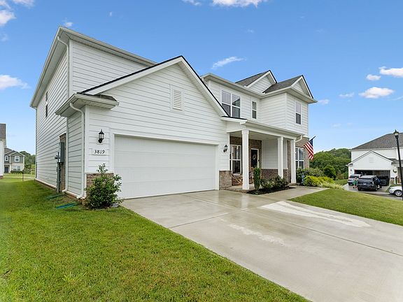 3rd image of 3819 Lantern Ln