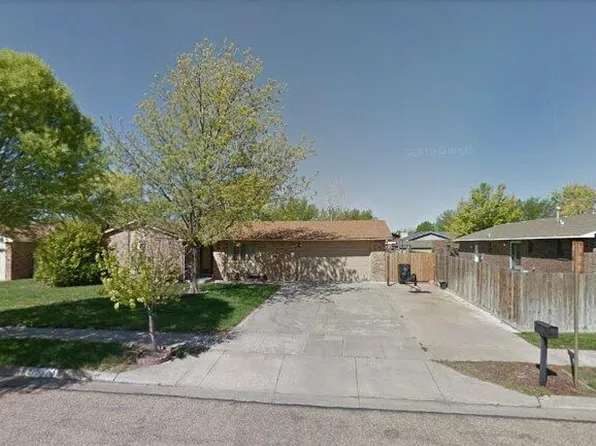 2109 Dennison St, Garden City, KS 67846