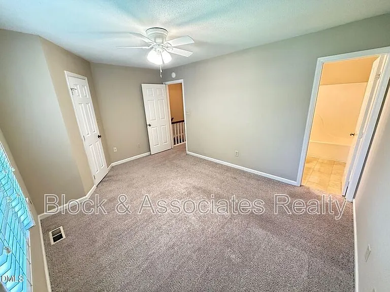 120 Greenmont Ln — Photo 13