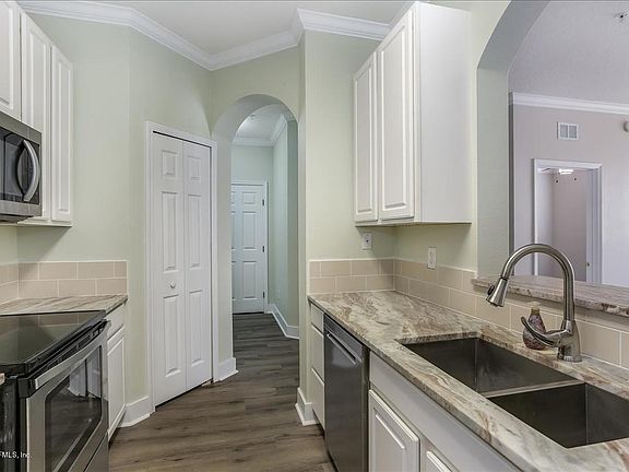 4th image of 7801 Point Meadows Dr Unit 6302