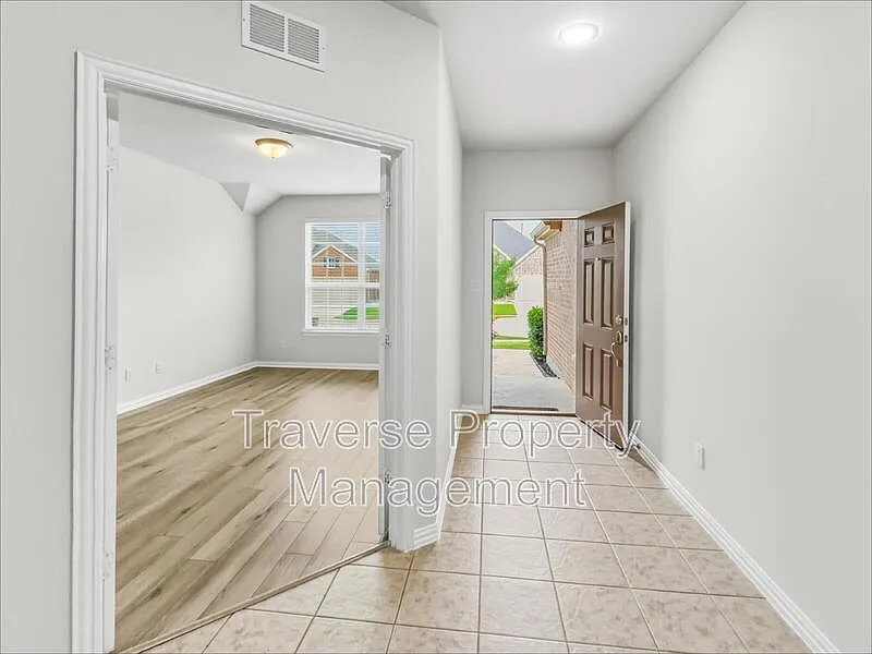 Building Photo - 8120 Charford Dr