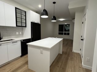 8117 200a St #320, Langley, BC V2Y2Z5