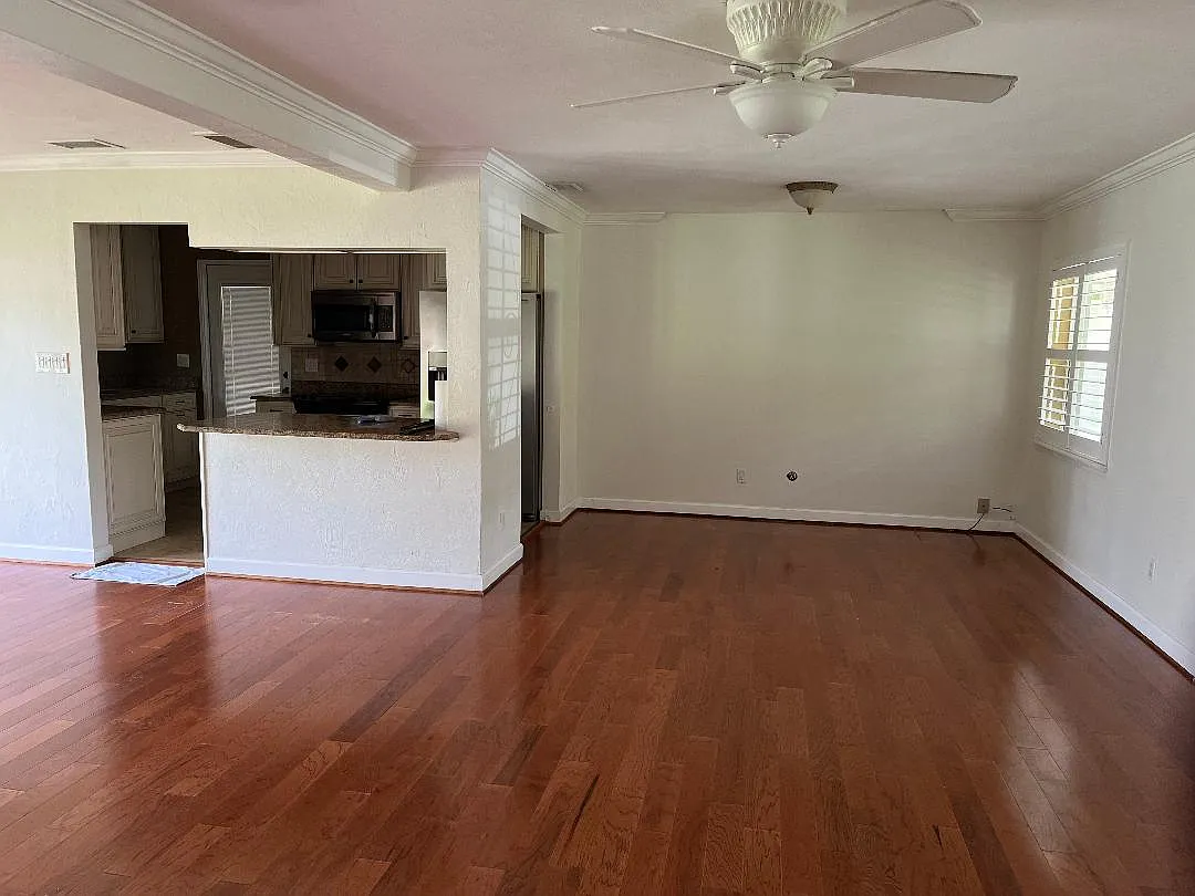 1551 Mayfield Ave — Photo 3