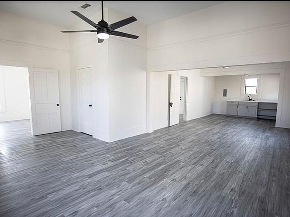 3rd image of 409 N 1st St