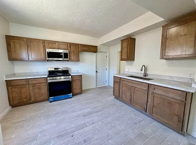 2 bed, 1110 sqft, $1,295 — Photo 3
