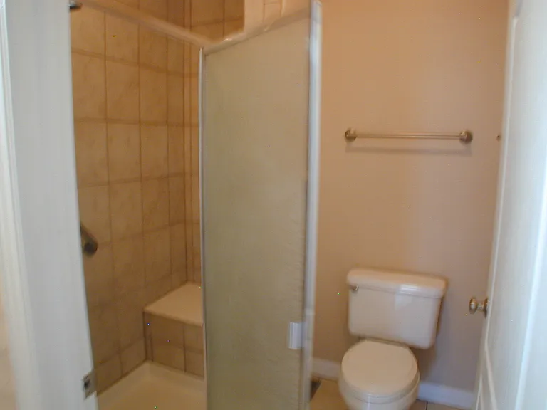 400 Sterling Dr — Photo 12