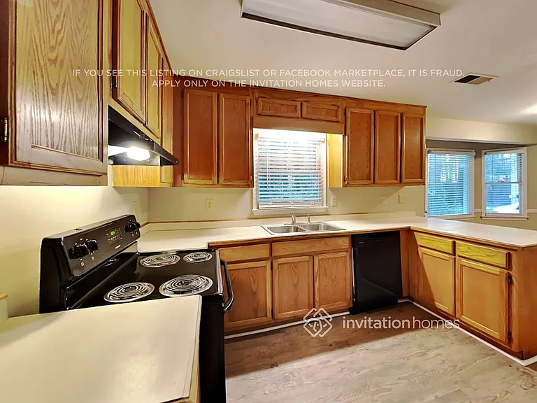 2123 Amherst Trl SE — Photo 10
