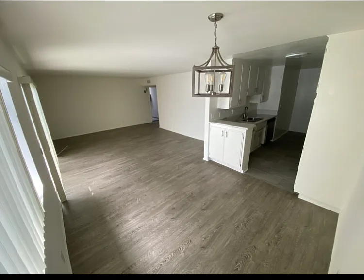 945 N Alfred St #102 — Photo 1