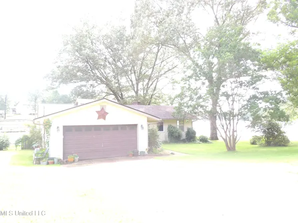 8671 Bobwhite Dr, Hernando, MS 38632