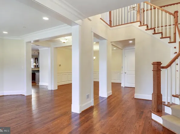 8204 River Quarry Pl, Bethesda, MD 20817
