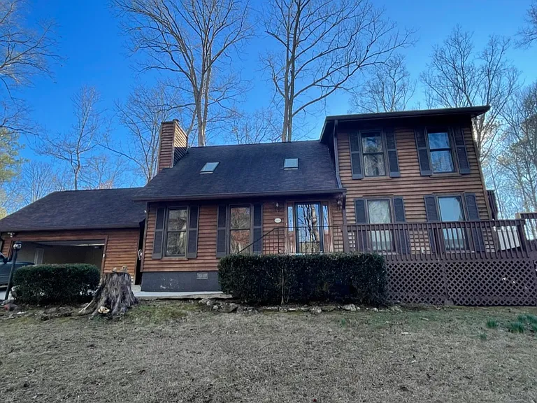 10450 Woodruff Rd — Photo 3