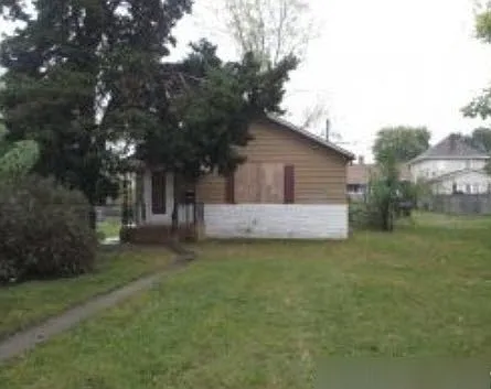2430 Adams St photo 1