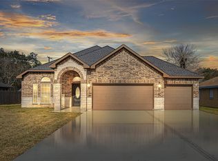 710 Hackberry St, La Marque, TX 77568
