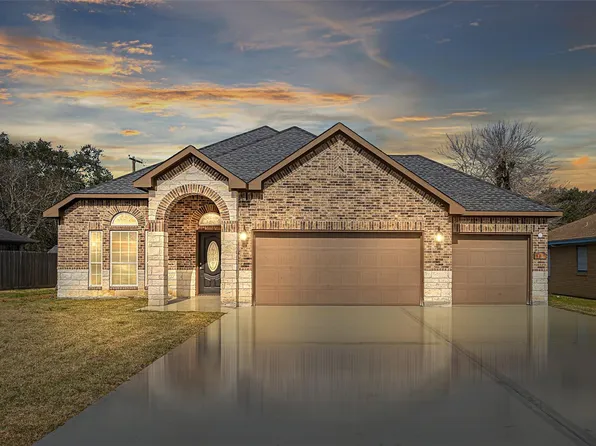 710 Hackberry St, La Marque, TX 77568