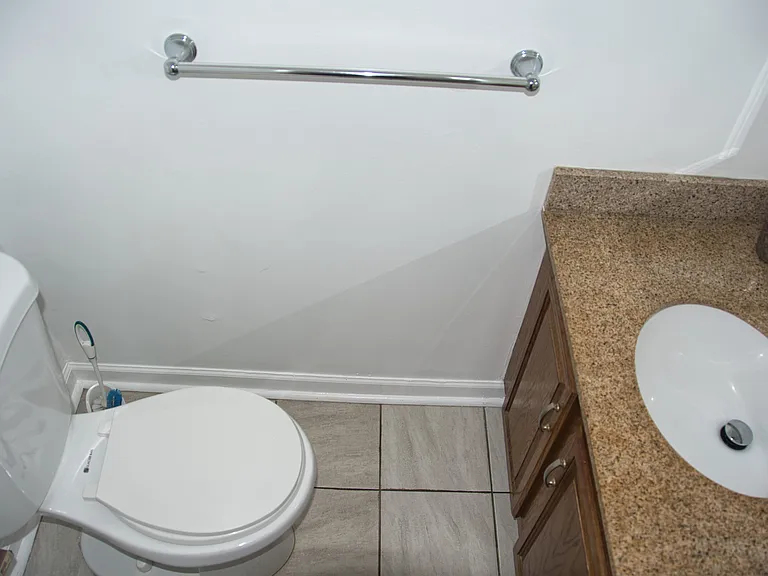 252 Hampshire Dr #252 — Photo 6