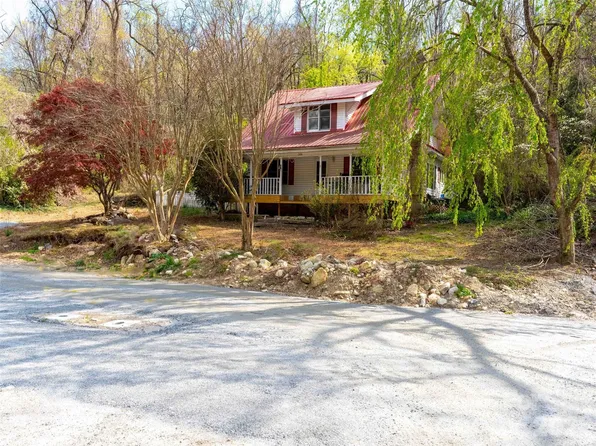 306 Southside Dr, Chimney Rock, NC 28720