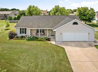 2164 Gadwall Ln, Green Bay, WI 54311