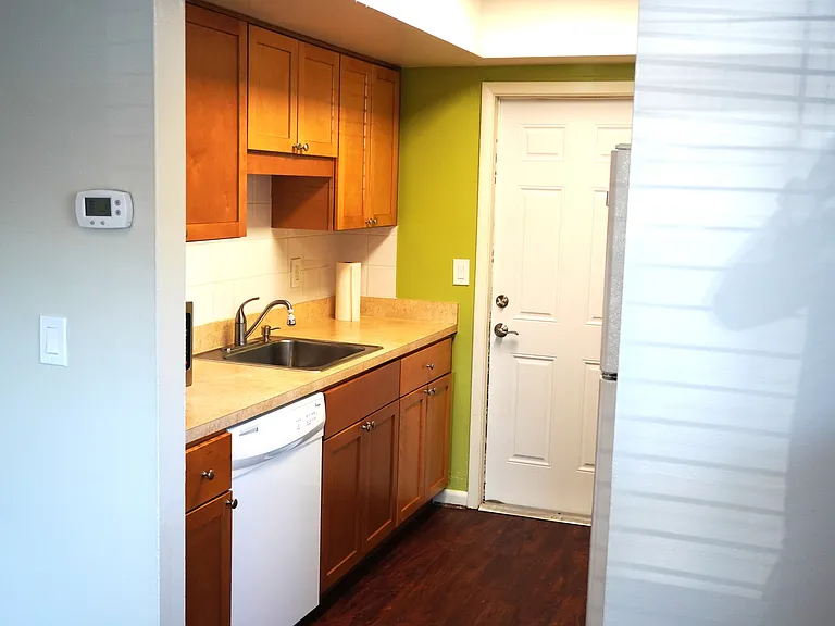 15224 Waverly St #1 — Photo 5