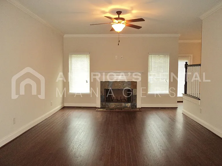 3768 Creekside Way — Photo 3