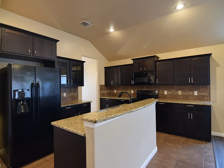 504 W Libra Dr — Photo 6