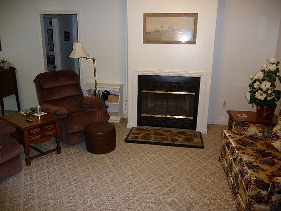 Living Room w/FP
