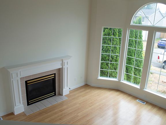 5th image of 5618 105th Pl NE