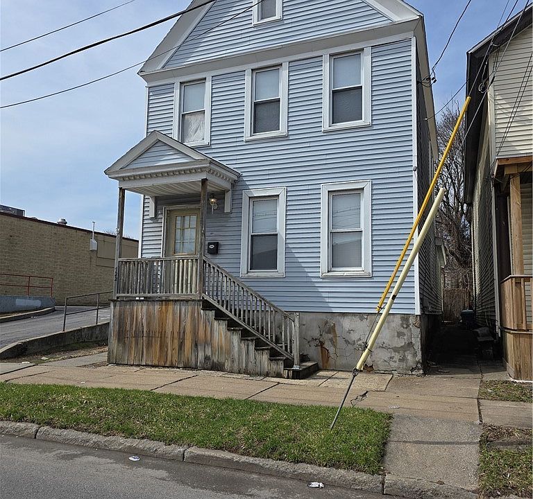 1st image of 722 Schuyler St