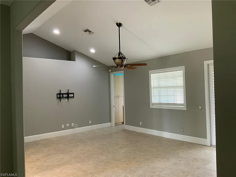 2715 SW 2nd Pl — Photo 25