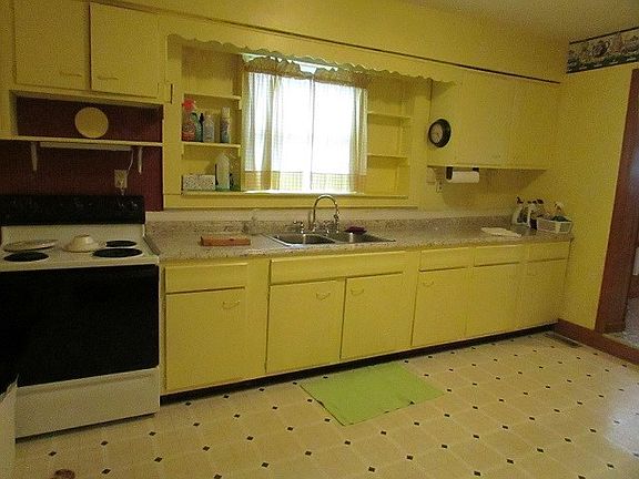 5th image of 240 Westminister St